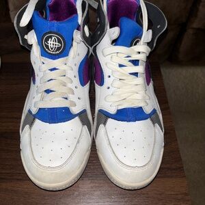 3 for $20 item Nike Huraches